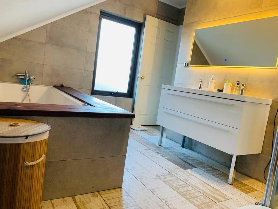 Acogedora Casa Con Tinaja Y Jacuzzi Y Rent A Car Vila Puerto Varas Exterior foto